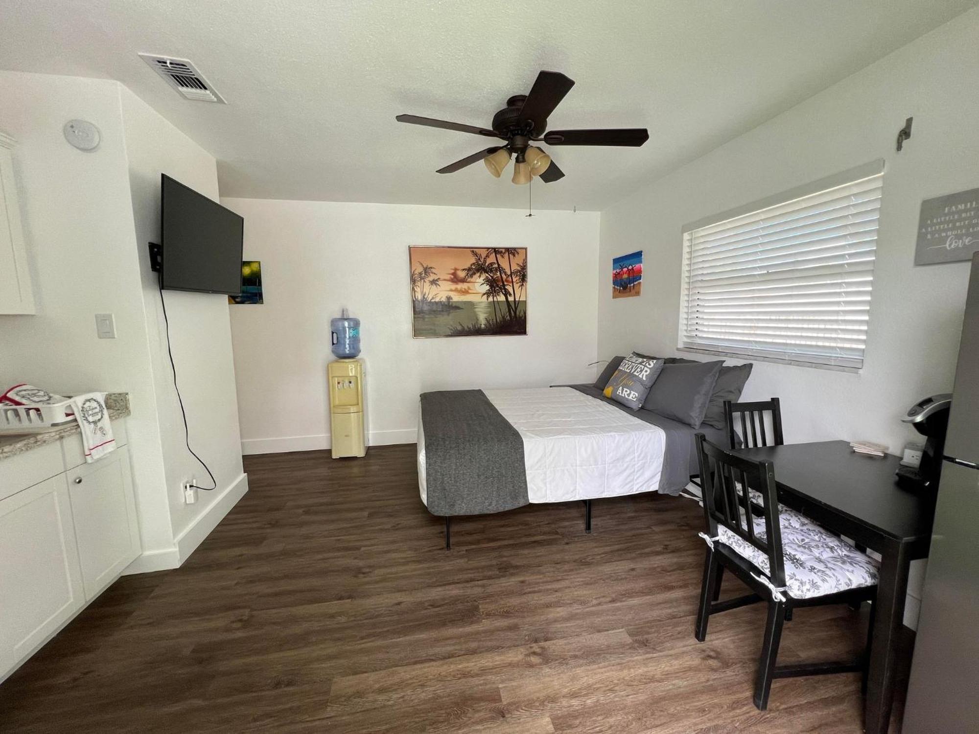 Cozy Private Studio W/Own Yard - 3Mi From Beach Seminole Zewnętrze zdjęcie