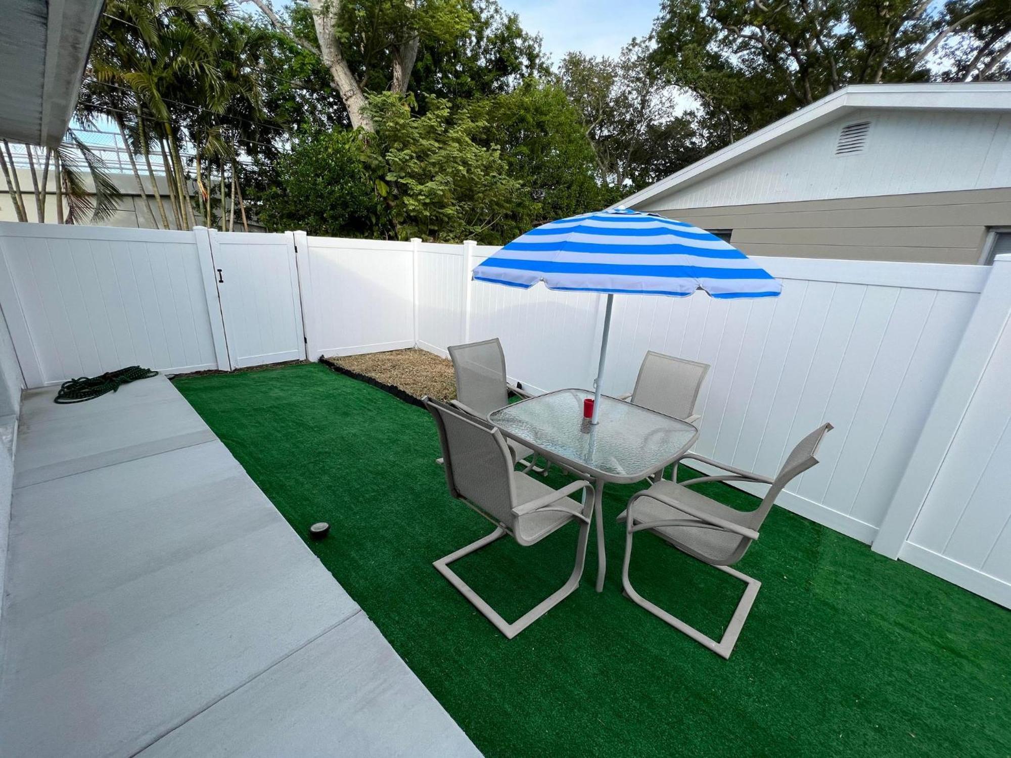 Cozy Private Studio W/Own Yard - 3Mi From Beach Seminole Zewnętrze zdjęcie