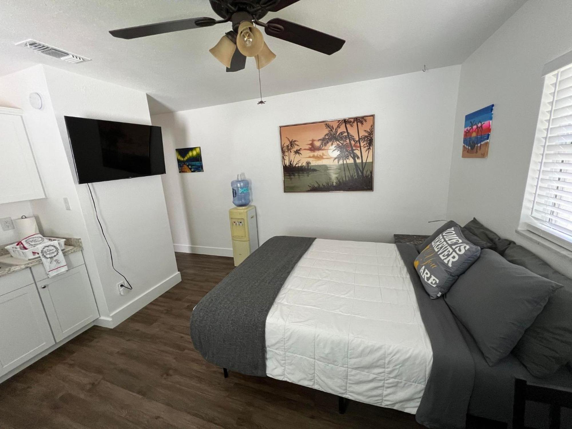 Cozy Private Studio W/Own Yard - 3Mi From Beach Seminole Zewnętrze zdjęcie